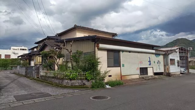 Usuki City, Oaza Usuki Suzaki (Usuki Station) 2-story building 6DK
