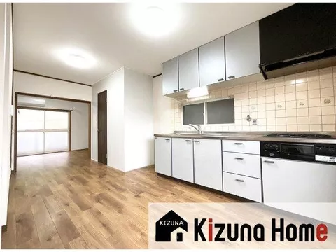 A new 3LDK single-family home with a garden has arrived in a residential area (approximately 8m wide)! Viewings are currently being accepted!