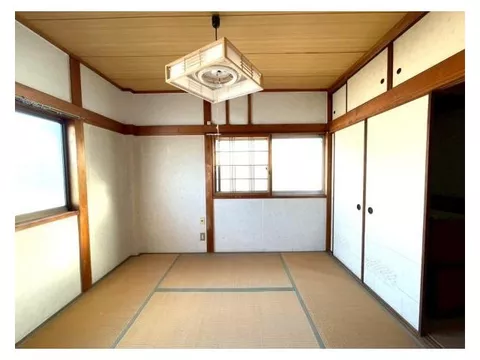 ◇Used terrace house with store! ◇Good sunlight and ventilation environment in a northeast corner lot