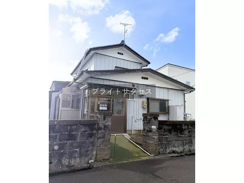 Newly renovated in January of the 8th year of Reiwa. A care-reformed house suitable for elderly single occupancy.