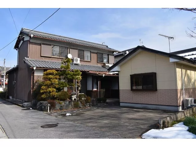 Toyosato Station, 9 minutes on foot! Spacious 73 tsubo lot!