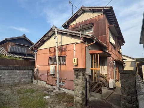 Takarazuka Town (Matsusaka Station) 800,000 yen