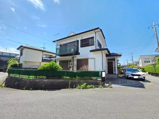 ● Southeast corner lot, all rooms facing south, good sunlight ● Supermarket and convenience store within a 10-minute walk