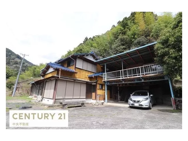 ● Nakakawauchi, Shimizu Ward ● A used house in a mountainous area where you can feel nature up close!
