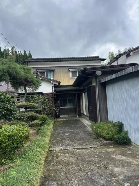 Ukihashi-cho, Ukihashi City, Shinkawa 2-story building 6DK