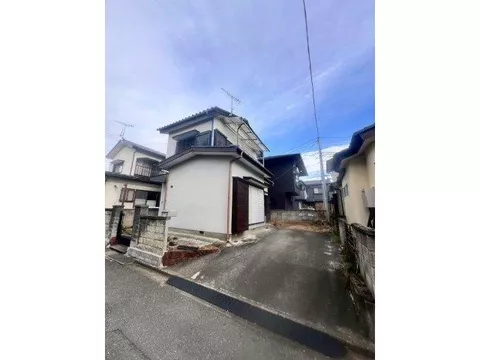Hinode 4 (Honjō Station) 4,500,000 yen