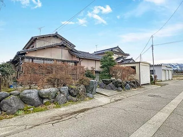 Used single-family home in Shibataya, Nanto City, Toyama Prefecture