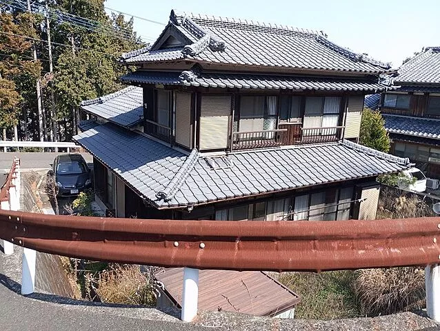 Used single-family home, 5 minutes on foot from the Aritsuka bus stop