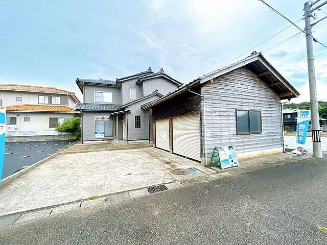 Used single-family home in Kaji, Mikuni Town, Sakai City