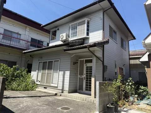Imabari City, Higashitōki Town 1-chome (Imabari Station) 2-story building 4DK