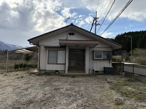 Katta District, Zao Town, Tokarita Onsen, Chiken (Higashi-Shiraishi Station) Single-story building 5K