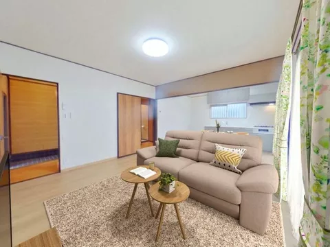 [Open House] Open house held, unit bath replaced, interior renovated, parking for 3 cars available /