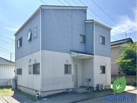 A house available for around 30,000 yen per month, master bedroom 13 tatami mats, a safe living environment, WIC.