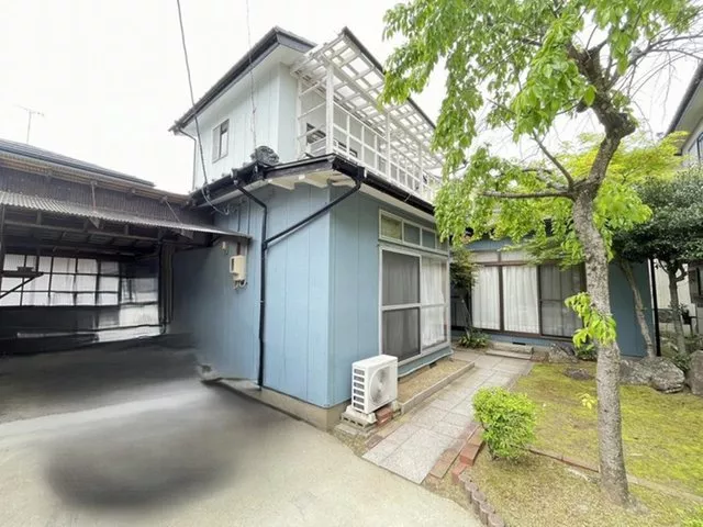 Abundant living facilities within walking distance♪ A living environment that is easy for the whole family♪
