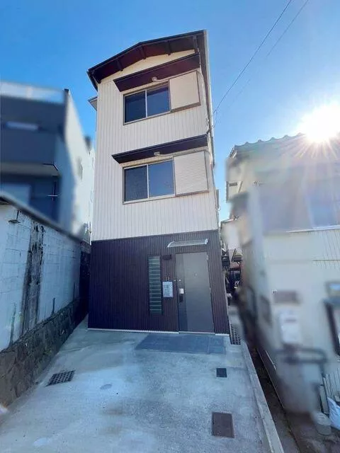 Kochi City, Ichinomiya Higashimachi 3-chome (Tosa Ichinomiya Station) 3-story building 5DK