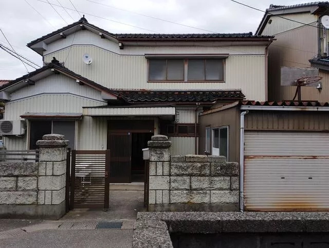 Takaoka City Ogifu (Shimin Byoin Mae Station) 2-story building 7DK