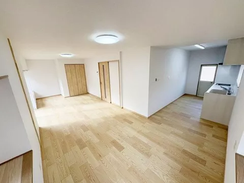 Newly remodeled detached house, new water supply, septic tank installed, reasonable price.