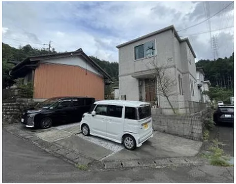 Used single-family home Used residence Higashifukase