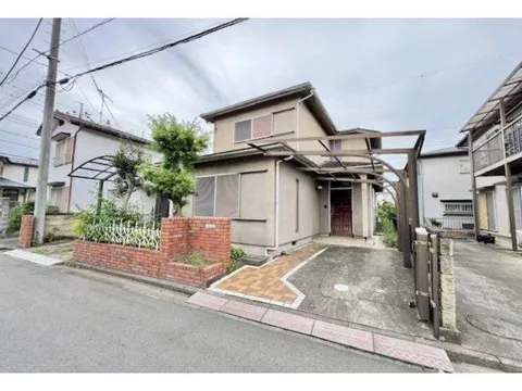 13 minutes on foot to Kagonohara Station! Supermarkets and convenience stores within a 10-minute walk♪ A well-located residence!