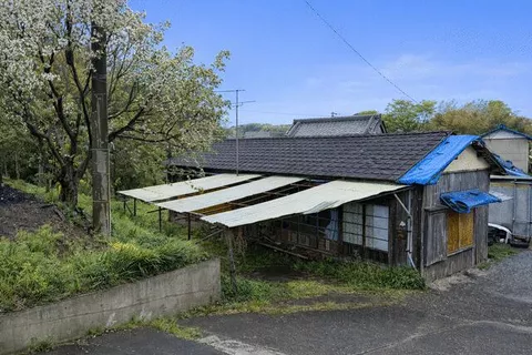 Futtsu City, Tsurugaoka (Sanuki Town Station) Single-story building 3DK