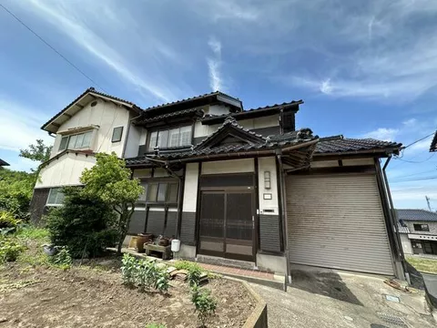 Tohaku-gun, Yurihama-cho, Oaza Sono (Tomari Station) 2-story building 6SLDK