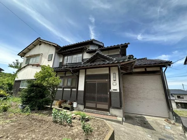 Tohaku-gun, Yurihama-cho, Oaza Sono (Tomari Station) 2-story building 6SLDK