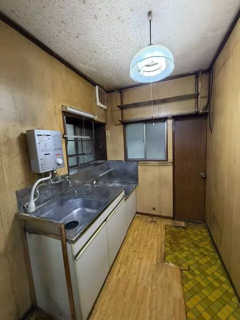 Yokosuka City, Nuruidocho 3-chome (Yokosuka Chuo Station) 2-story building 2SDK