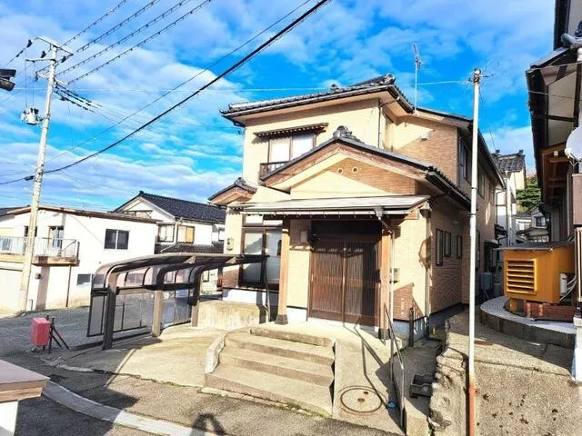Tsuruoka City, Atsumi Aza Onfuku (Atsumi Onsen Station) 2-story 8SDK