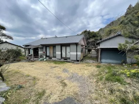 Kirishima-shi, Kirishima Fukuyama-cho Fukuyama Single story house 5DK

1.5 million yen