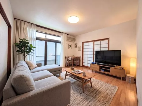 ≪All rooms over 6 tatami for spaciousness≫ A peaceful life realized in a quiet residential area on a hill.