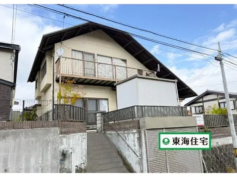 Same-day viewing available ◎ A spacious living room with a grand entrance +＊