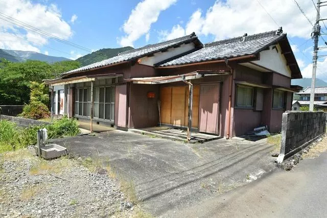 Minobu Town, Nambu District, Oikane (Shionosawa Station) Single-story building 4DK