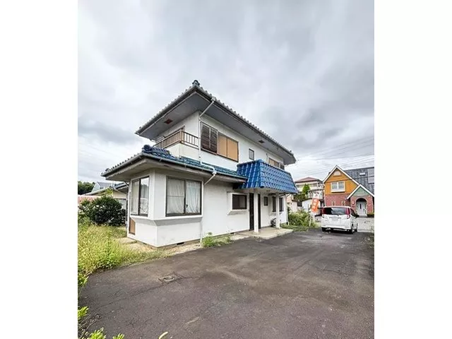 Spacious 5LDK, parking for 2 cars on the premises, good view
