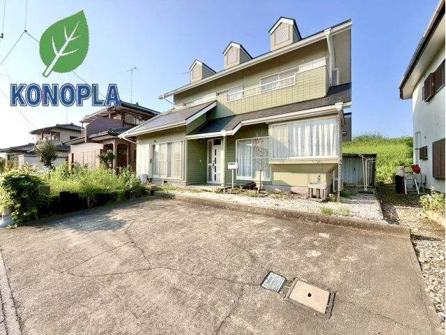 All rooms face south☆Good sunlight■Parking for 3 cars available■Attic storage■Counter■Abundant storage