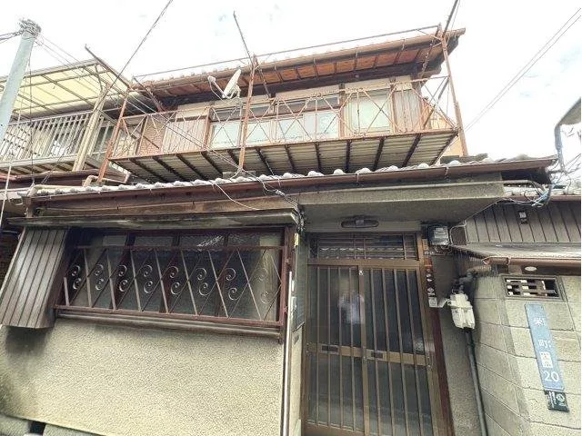 ◇Currently vacant◇Free renovation◇About 4 minutes on foot from the station◇Surrounding facilities are abundant