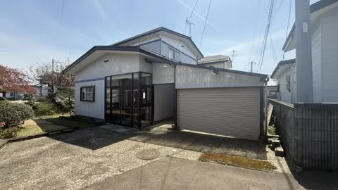 Akita City, Tsuchizaki Port North 3-chome (Tsuchizaki Station) 2-story building 5LDK