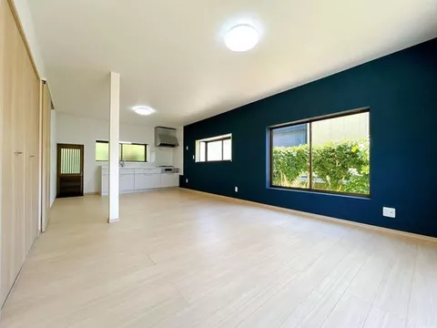[Open House Held] [Renovated] Can park 3 cars. Quiet residential area. Water facilities