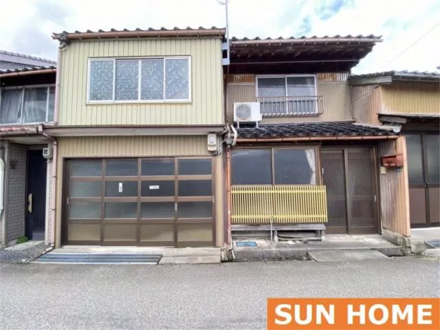 Imizu City, Yahata-cho 1-chome (Nakanminato Station) 2-story building 10K