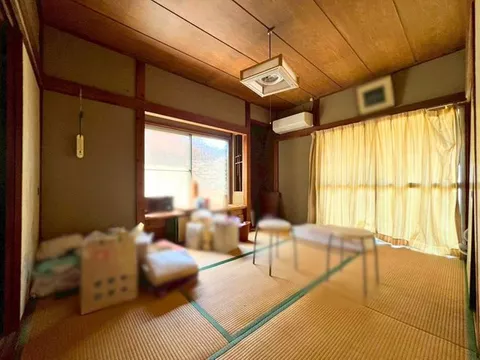 Approximately 9 minutes on foot from "Fujisawa Honcho" Station, a great location, interior renovations can be discussed♪ - Image 3