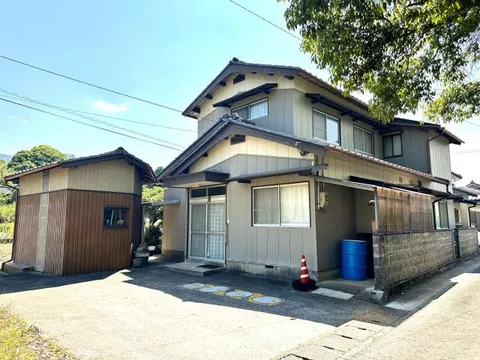 Hanada, Tsuruugi-cho, Mima-gun (Awa-Hanada Station) 2-story building 8DK - Image 1