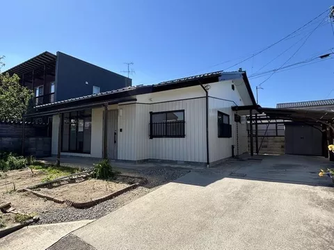 [Open House] Interior and exterior renovation planned / Single-story / Earthquake resistance work / Water facilities replacement / Parking for 3 cars