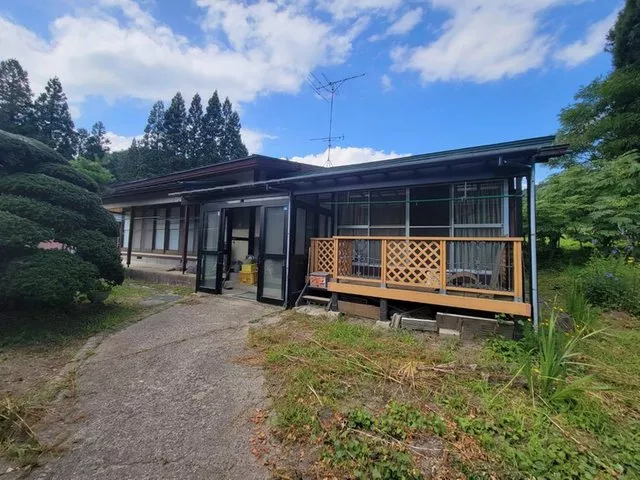 A house with 5DK surrounded by nature!