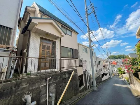 Renovated property! You can move in immediately!