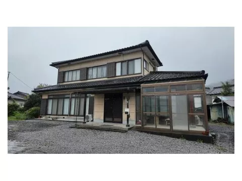 Tochigi City Okubo Town 2-story 7DK single-family home with a large garage