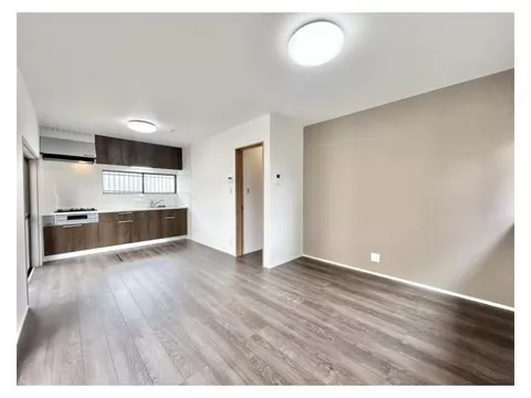 【Open House】Interior and exterior renovations completed / New earthquake resistance compliance / Water facilities replaced / Parking for 2 cars available / Garden