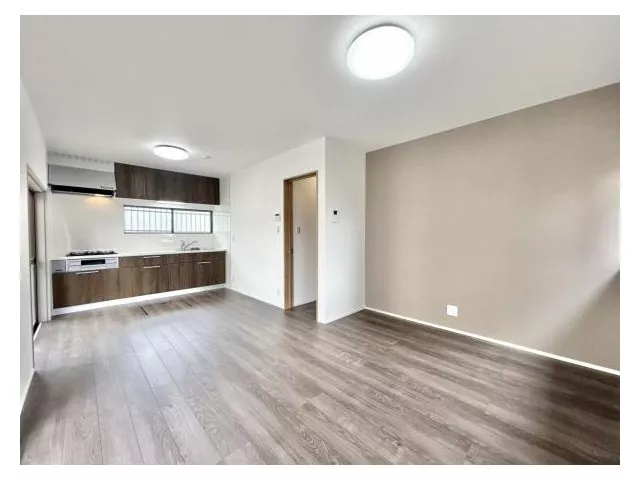 【Open House】Interior and exterior renovations completed / New earthquake resistance compliance / Water facilities replaced / Parking for 2 cars available / Garden