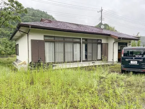 Approximately 447 tsubo of land