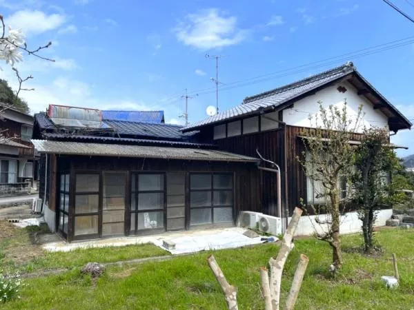 Imabari City Yoshiumi Town Honjo (Hatohama Station) 2-story building 6DK