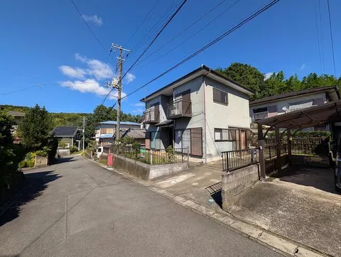 Izu Kyūkō "Minami Itō" Station, 5,300 meters on foot
