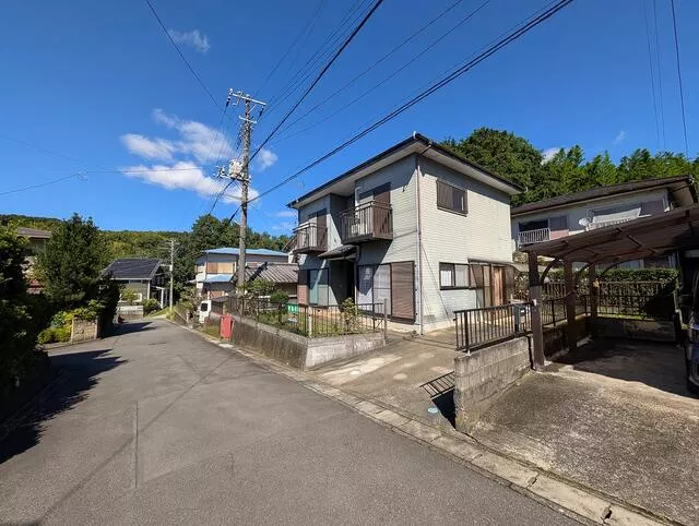 Izu Kyūkō "Minami Itō" Station, 5,300 meters on foot